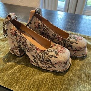 Floral Print Women's Mary Jane Platform Pumps